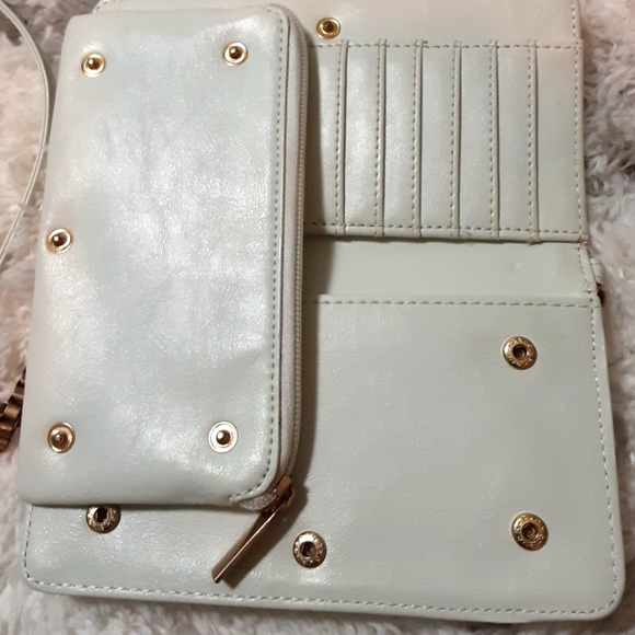 Calvin Klein Wallet Crossbody Bag - Picture 2 of 8